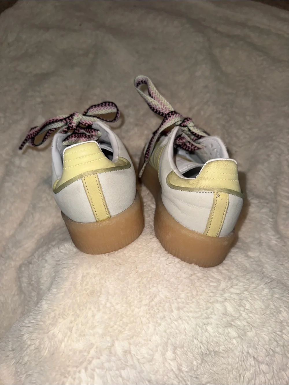 adidas Sambae sneakers sz 6 Pale Yellow with Gum Sole &  Spark Laces